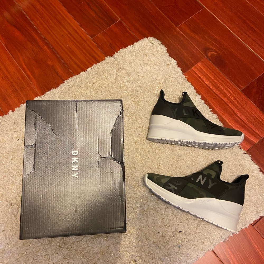 DKNY athletics shoes